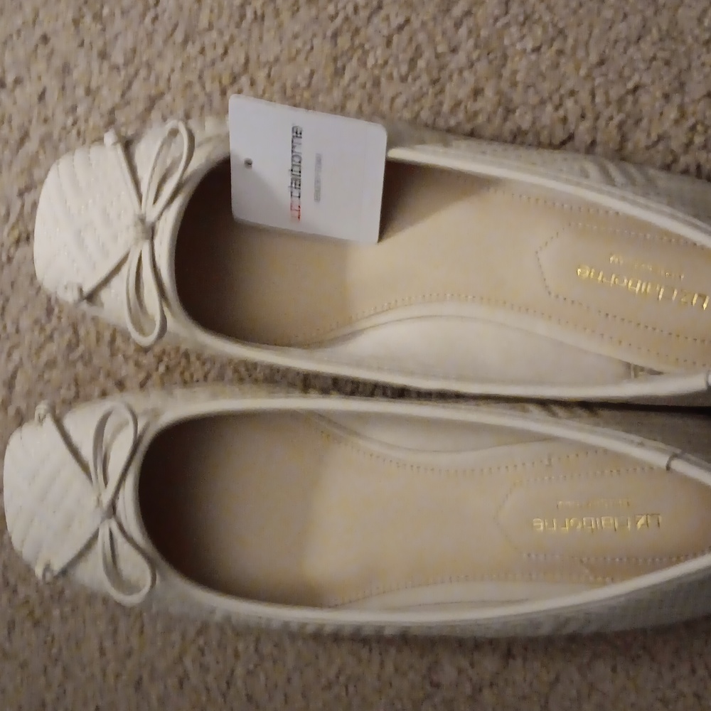 Liz Claiborne memory foam slip on lady shoes size 7 5
